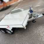 Plataforma batea de 2 ejes con freno y cabestrante manual en Remolques JCastillo en Alcolea del Río en Sevilla