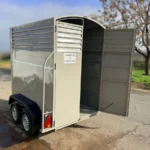 Van para 2 caballos en Remolques JCastillo en Alcolea del Río en Sevilla