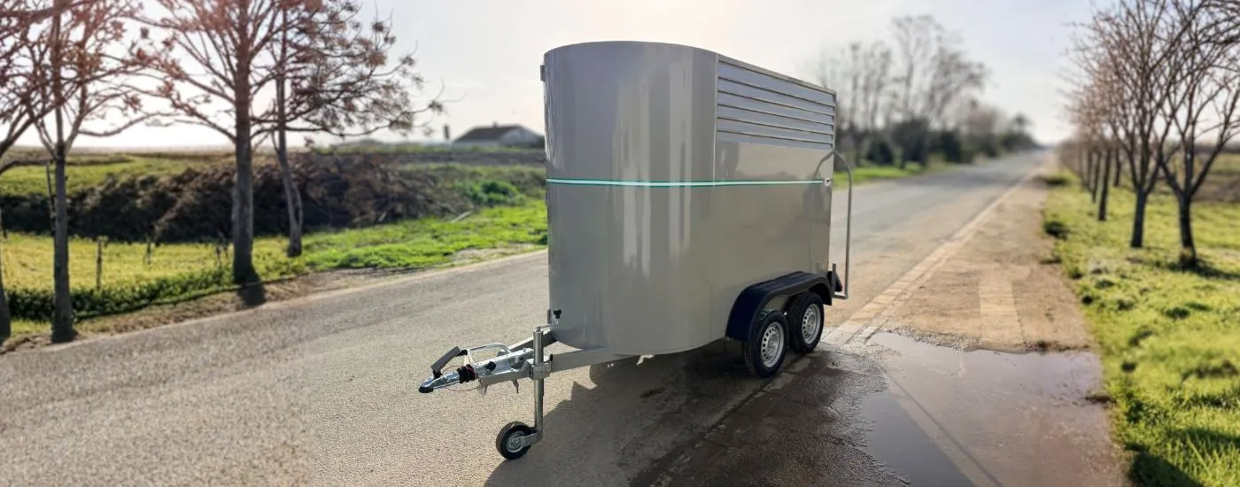 Remolques y Van 2 caballos JCastillo en Alcolea del Río 41449 Sevilla